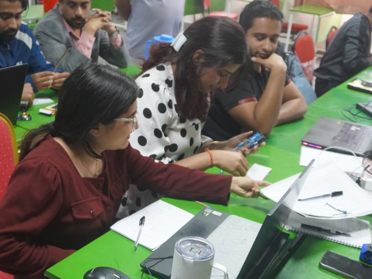 ACEM Concludes 7-Day Arduino and Embedded Systems Training